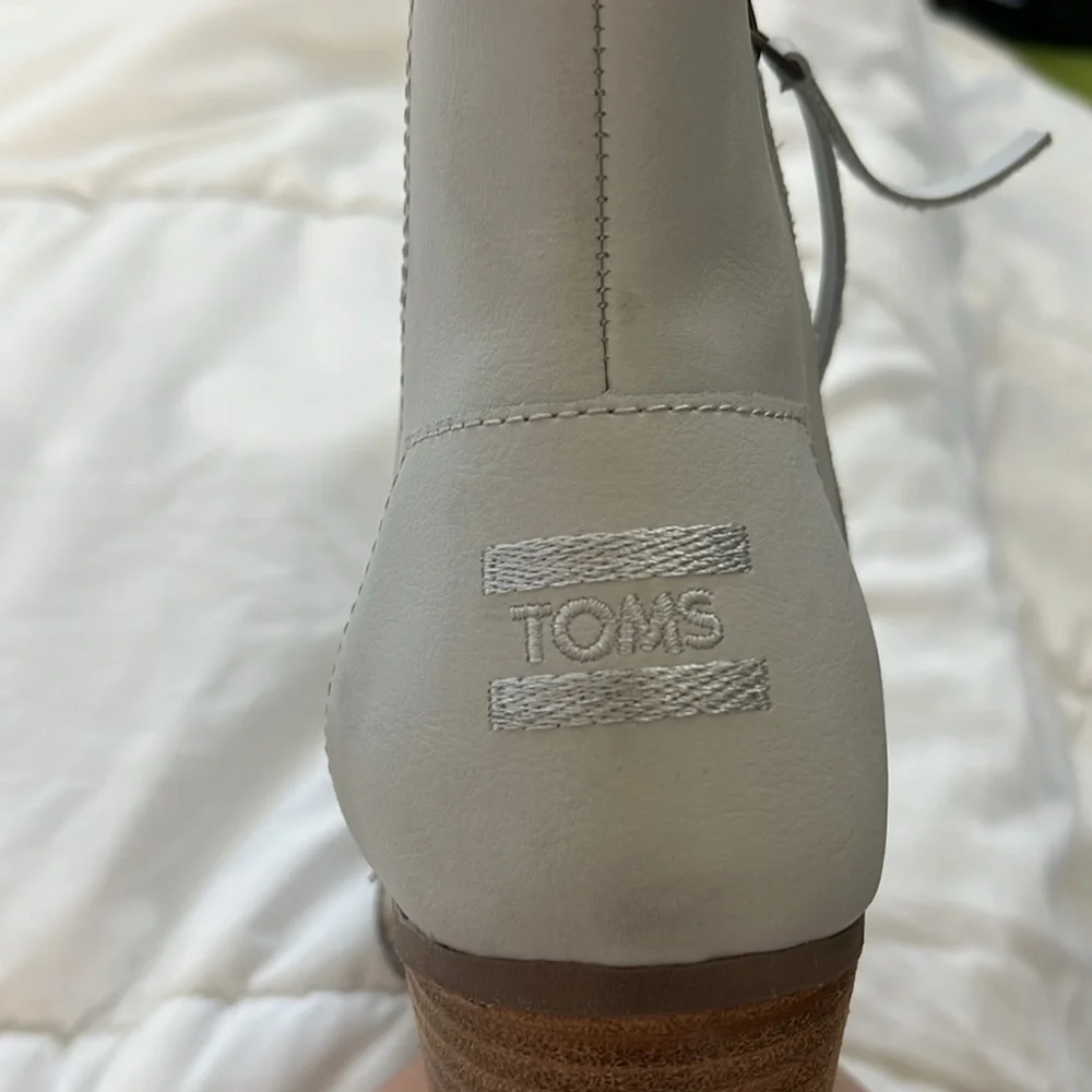 HOT Open Toed Booties - Picture 6 of 9